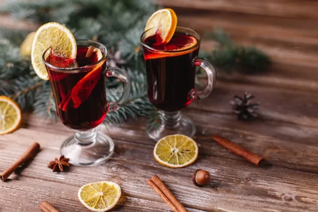 glühwein httpsde.freepik.comfotos-kostenlosweihnachten-und-neujahr-dekor-zwei-tassen-gluehwein-mit-orangen_3711329.htm (Foto: Katrin Stalder) glühwein httpsde.freepik.comfotos-kostenlosweihnachten-und-neujahr-dekor-zwei-tassen-gluehwein-mit-orangen_3711329.htm (Foto: Katrin Stalder)
