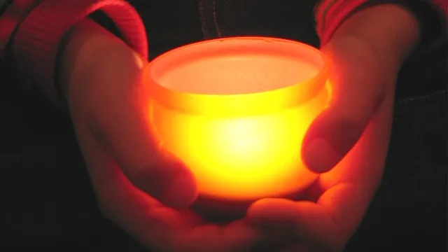 Andachtslicht (Foto: Werner Näf) Andachtslicht — Nacht der Lichter, Münster SH (Foto: Werner Näf)